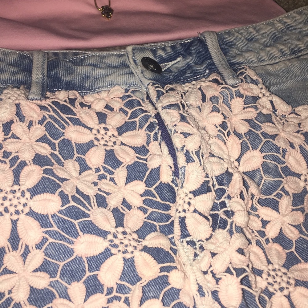 Roxy Shorts - Picture 3 of 4